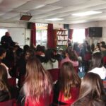 ALUMNOS DE SENIOR 4 TUVIERON UNA CHARLA PREVIA A LA GIRA G.B. 2025