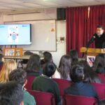 ALUMNOS DE JUNIOR 6 CONOCIERON AL ILUSTRADOR DE “QUIQUE HACHE, DETECTIVE”
